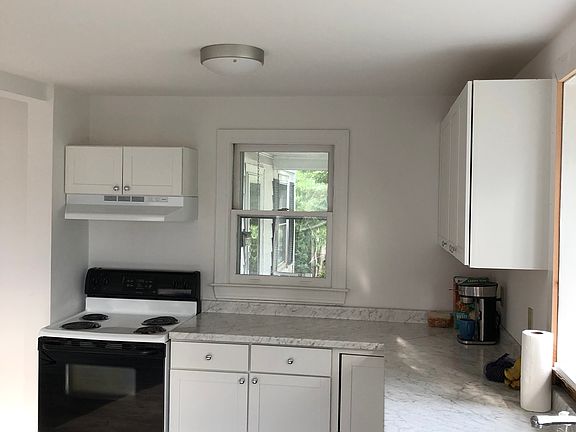 4th image of 3209 Arendell St