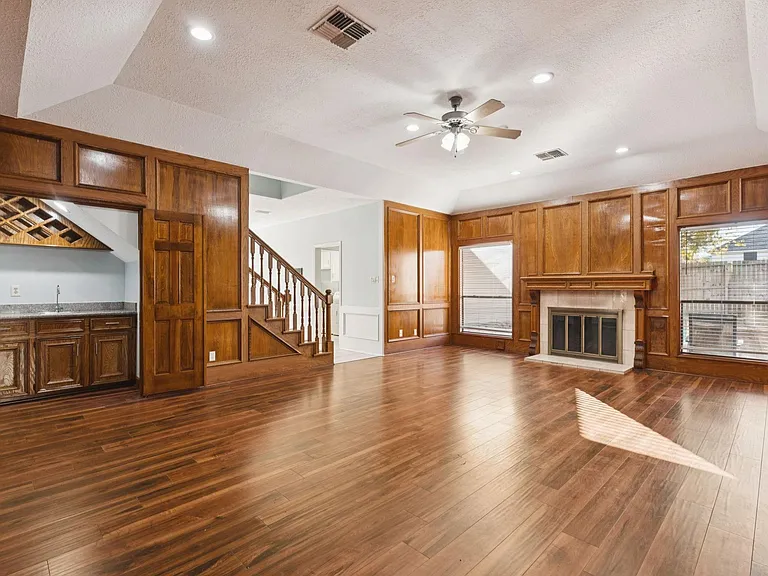 14819 Walbrook Dr — Photo 16