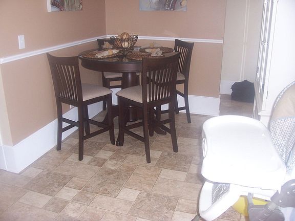 dining area in kitchen