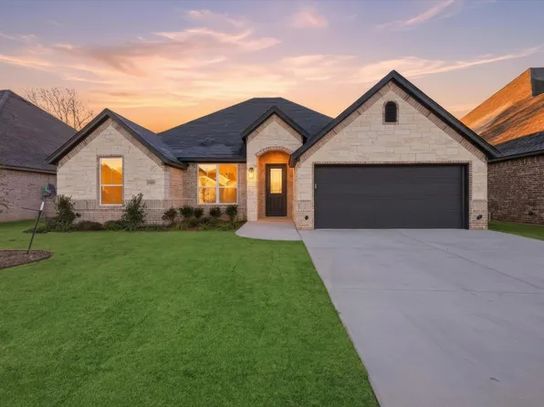 1486 Highland Park Cir, Granbury, TX 76048