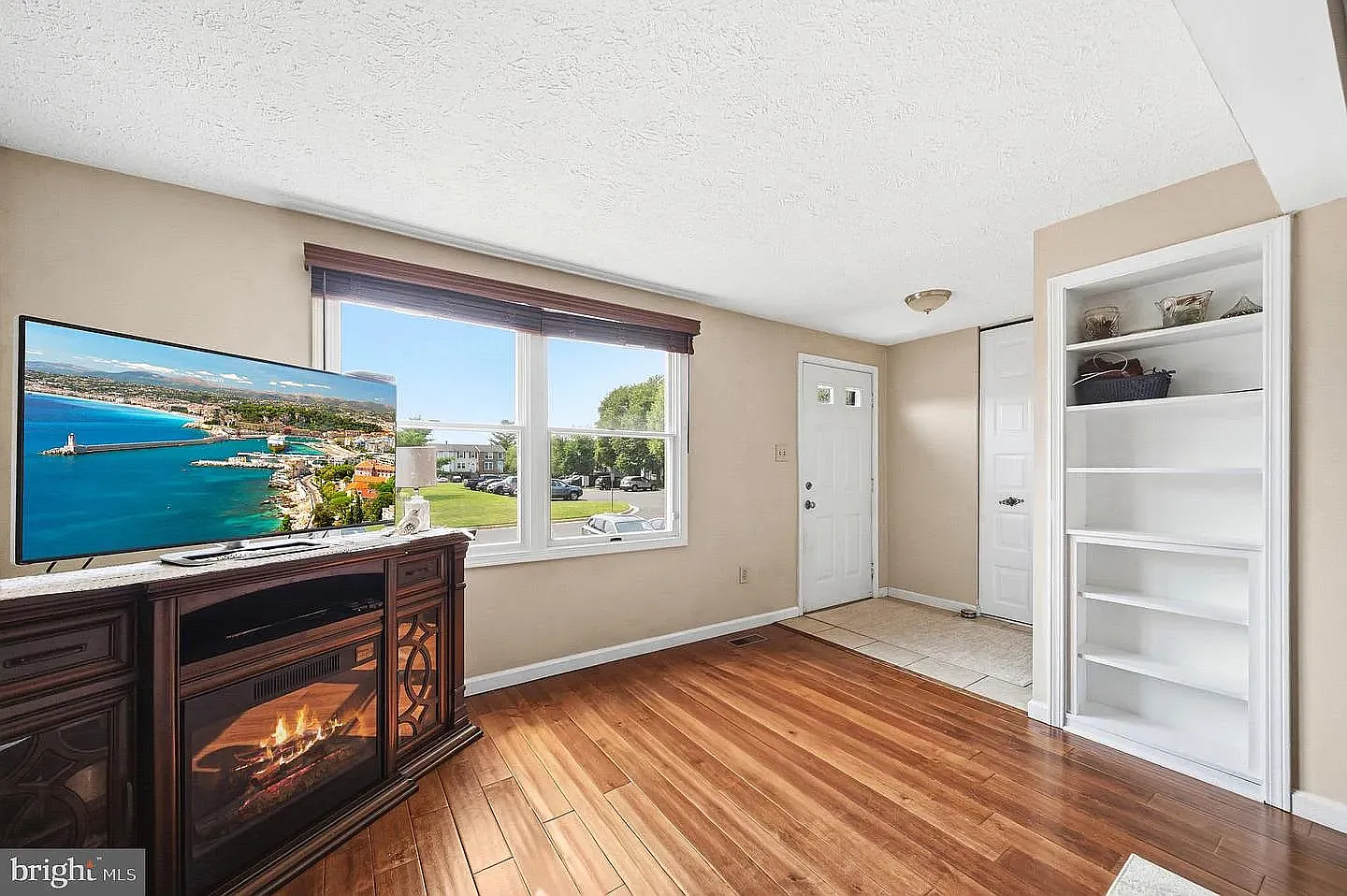 3 bed, 1620 sqft, $2,600 — Photo 3