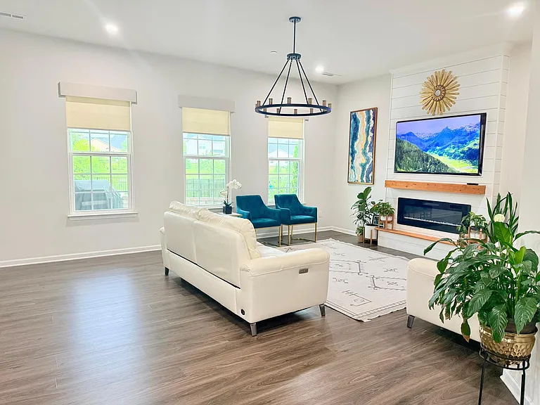 3001 Fernshaw Ln — Photo 5