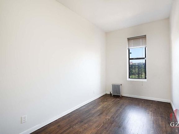 3rd image of 110 Convent Ave APT 29