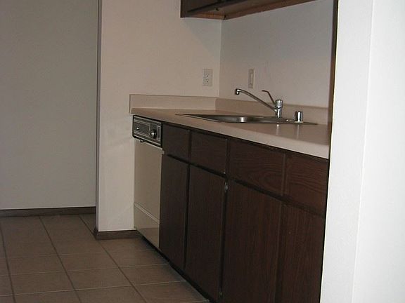 5th image of 4808 Dale St APT 3