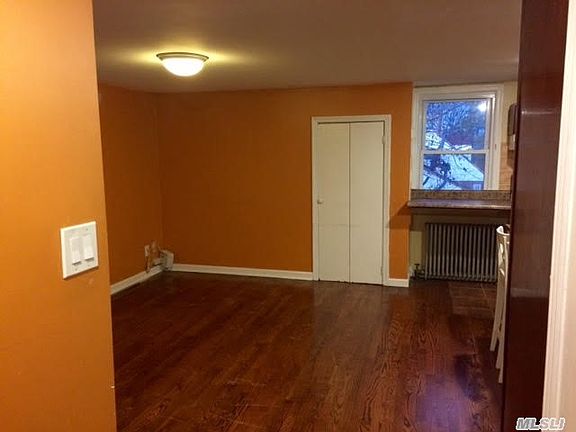 5th image of 321 Virginia Ave