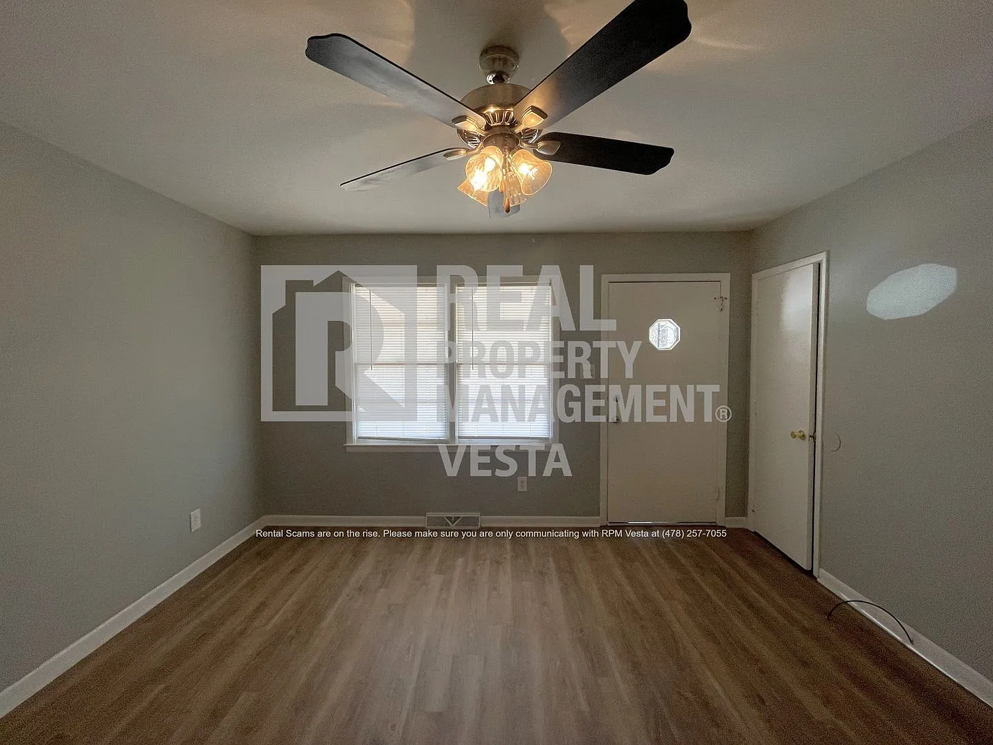 4 bed, 2.0 bath, 1395 sqft, $1,450 — Photo 2