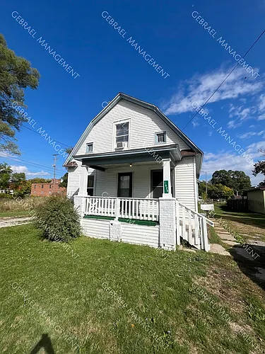1926 N Mason St Photo 1