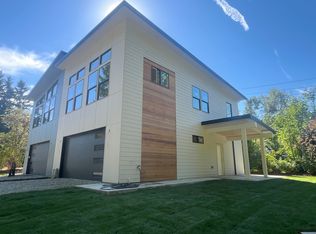 21112 Locust Way UNIT B, Lynnwood, WA 98036