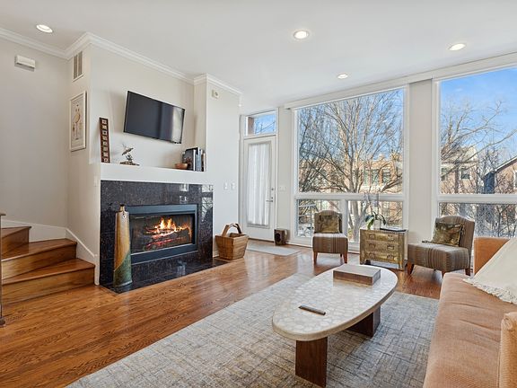 3rd image of 1743 W Wellington Ave