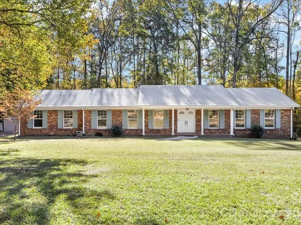 1840 Stoneyridge Dr, Charlotte, NC 28214