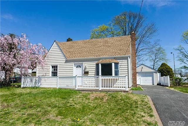 1st image of 55 Park Cir S