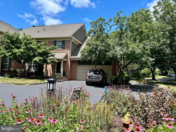 10 Aurora Ct, Doylestown, PA 18901