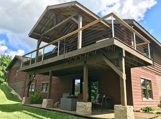 8603 Olde Davenport Rd, Dubuque, IA 52003