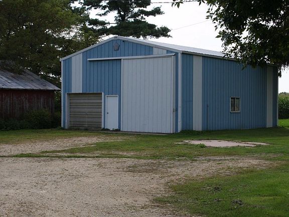 HWY 16 - pole shed