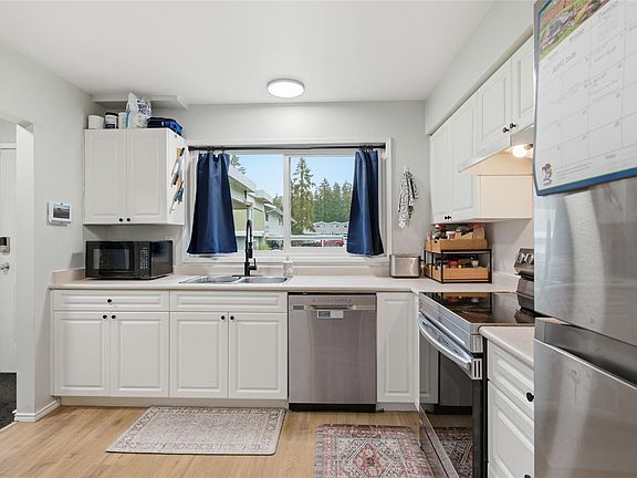 5th image of 4110 Kendall Ave #9