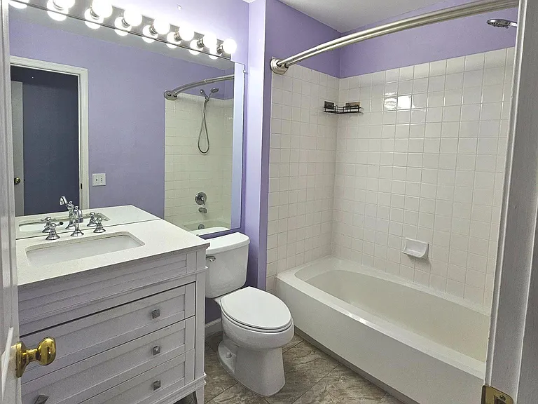 8202 Catbird Cir #202 — Photo 16