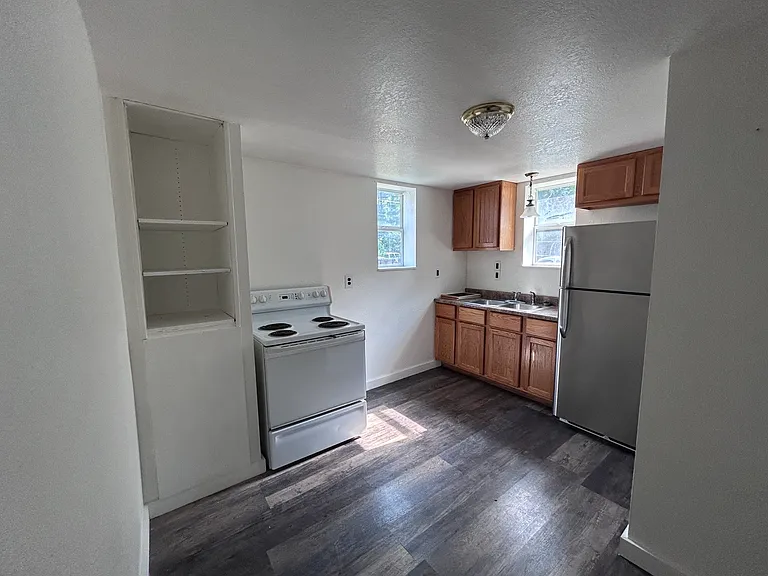 6188 Whitehall Rd — Photo 2