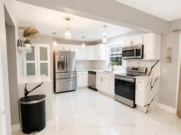 3151 NW 68th St, Fort Lauderdale, FL 33309