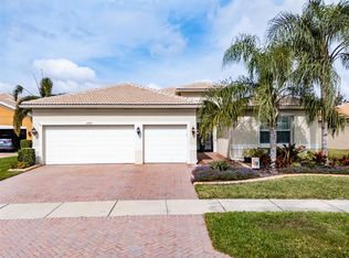 16209 Diamond Bay Dr, Wimauma, FL 33598