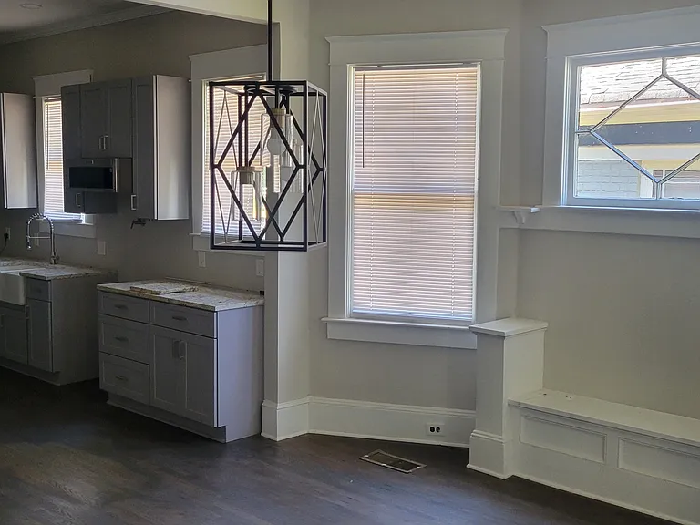 1352 Lucile Ave SW — Photo 15