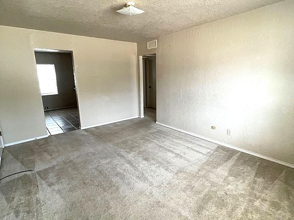 3rd image of 1106 NW Columbia Ave APT 12