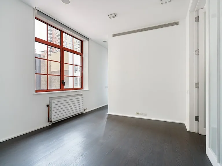 132 Perry St #4A — Photo 8