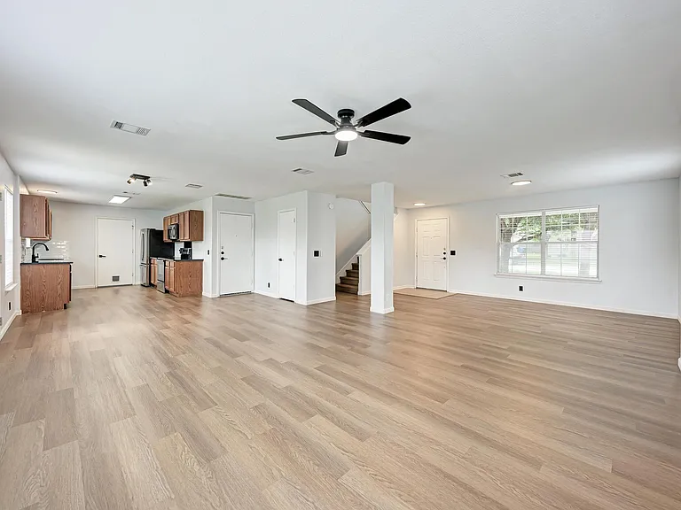 125 Holland St — Photo 10