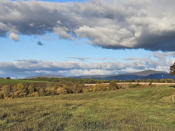 8 Fredericksburg Rd, Ruckersville, VA 22968