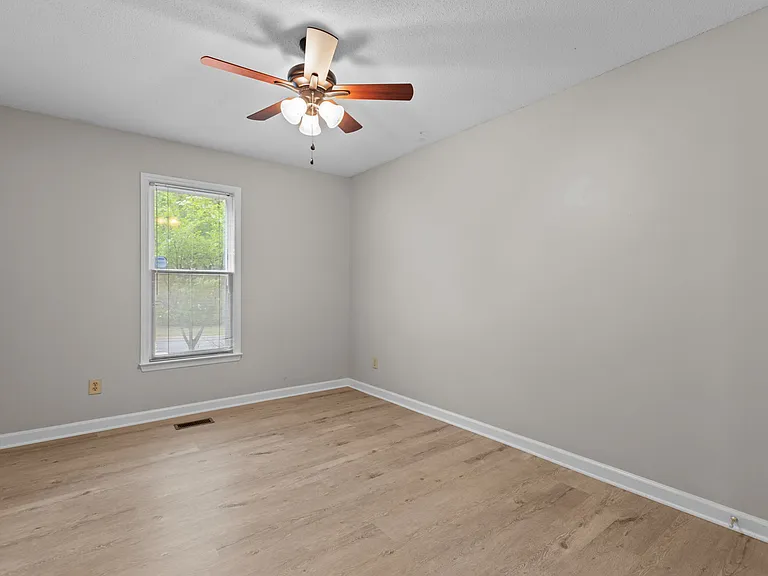 4504 Liverpool Ln — Photo 24
