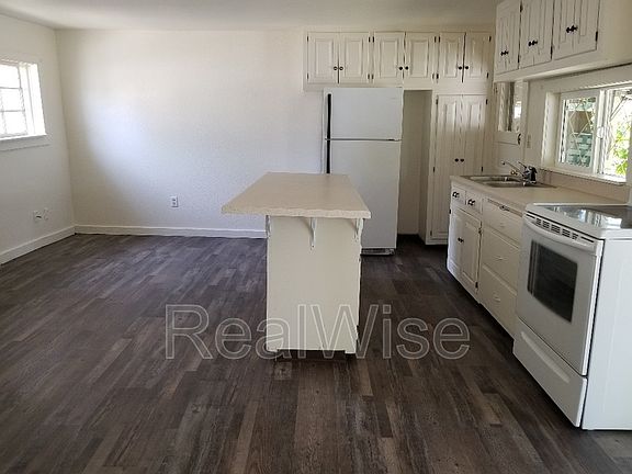 5th image of 1483 Fruitdale Dr