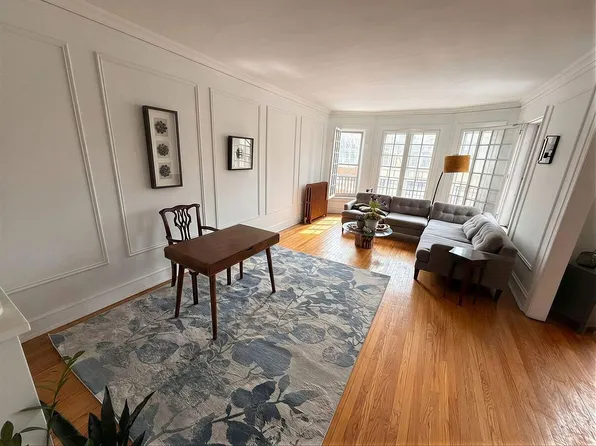 2221 E 70th Pl #3C, Chicago, IL 60649