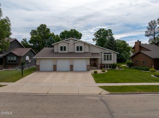 663 Oberhausen Dr, Bismarck, ND 58504