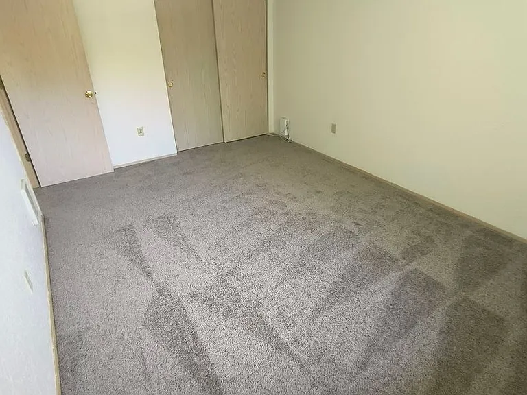 #825 Parkview Apartments — Photo 8