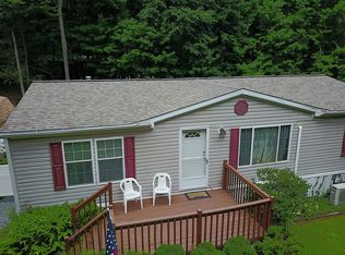 103 Loop Rd, Greentown, PA 18426