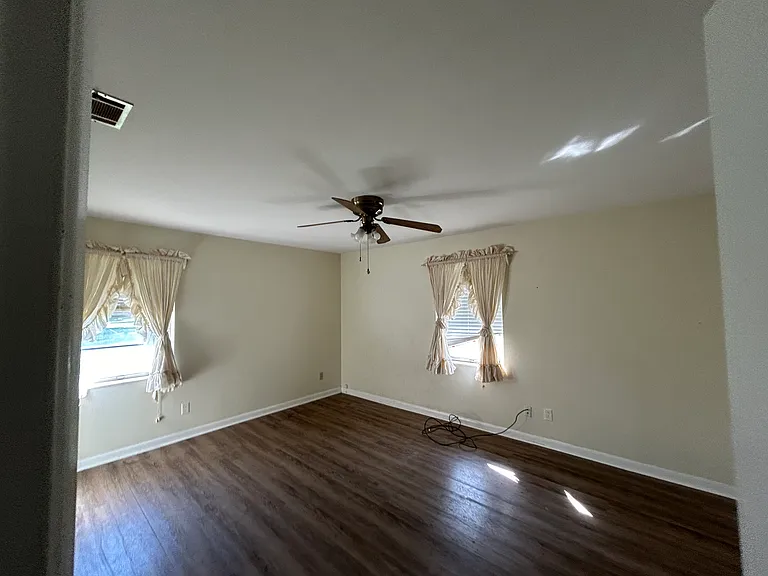 801 E Barnard St — Photo 7