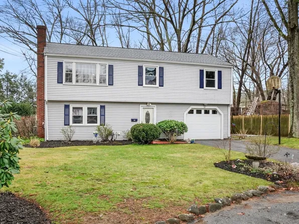 20 Salvi Dr, Framingham, MA 01701