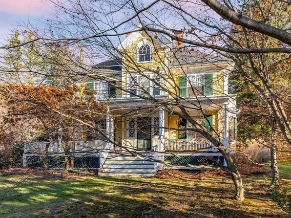 36 Foster St, Littleton, MA 01460