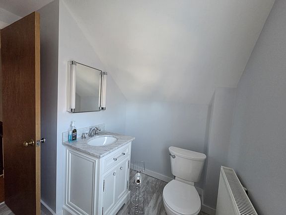 4th image of 18 Diamond St #A
