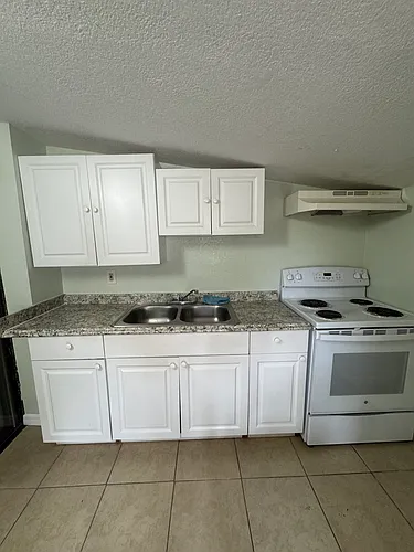5352 Vance Ave Photo 1
