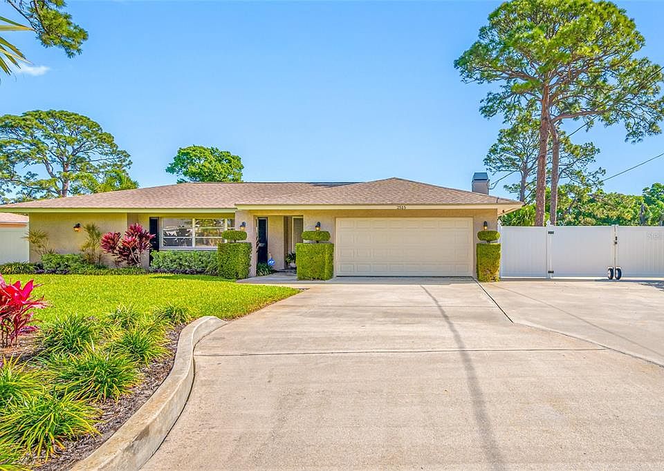 1st image of 2515 DESOTO WAY S