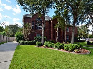 319 Oak Hollow Dr, League City, TX 77573
