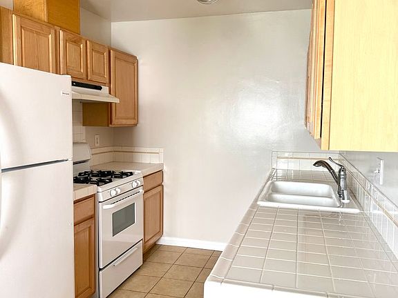 4th image of 4433 E 4th St #4411-2
