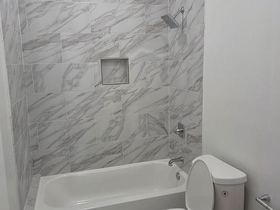 4th image of 6012 Ridge Ave #4