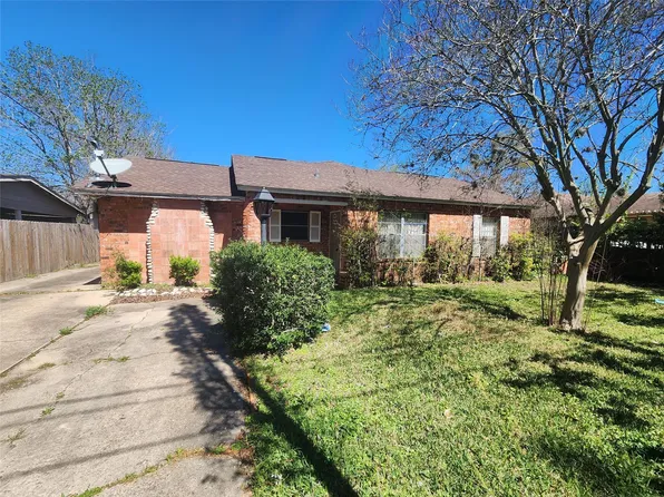 8413 Darlington Dr, Houston, TX 77028