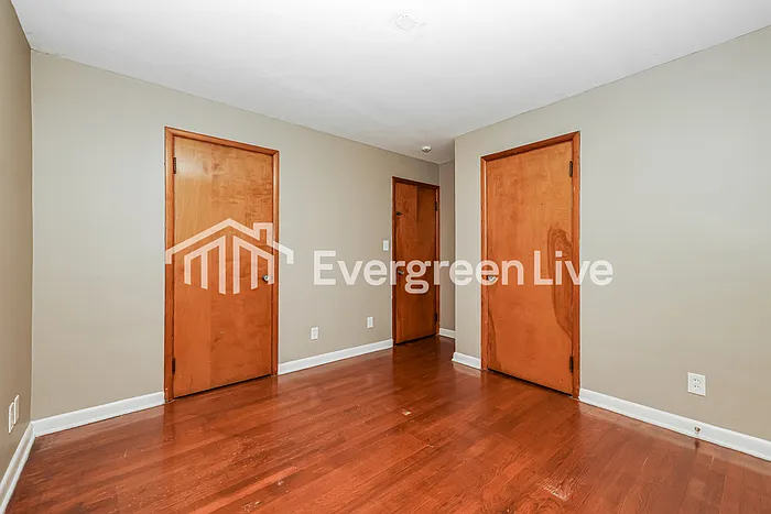 84 Carson Ave — Photo 12