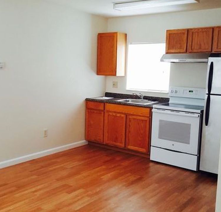 2nd image of 1945 Louisiana St APT 4