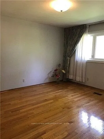 26 Glendower Cir #UPPER FLOOR — Photo 10
