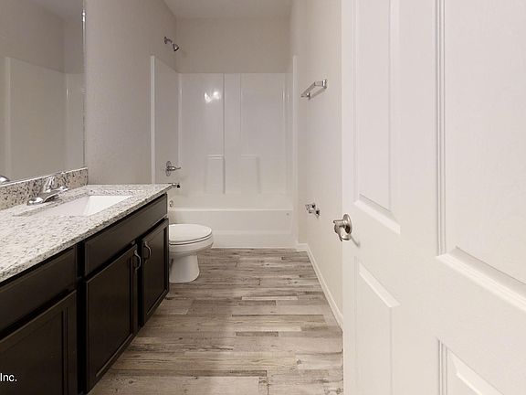 4th image of 35 Birchwood Dr