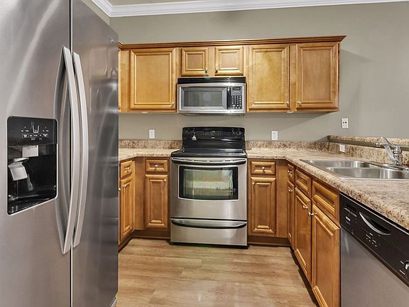 5th image of 2124 Hadleigh Hills Ct