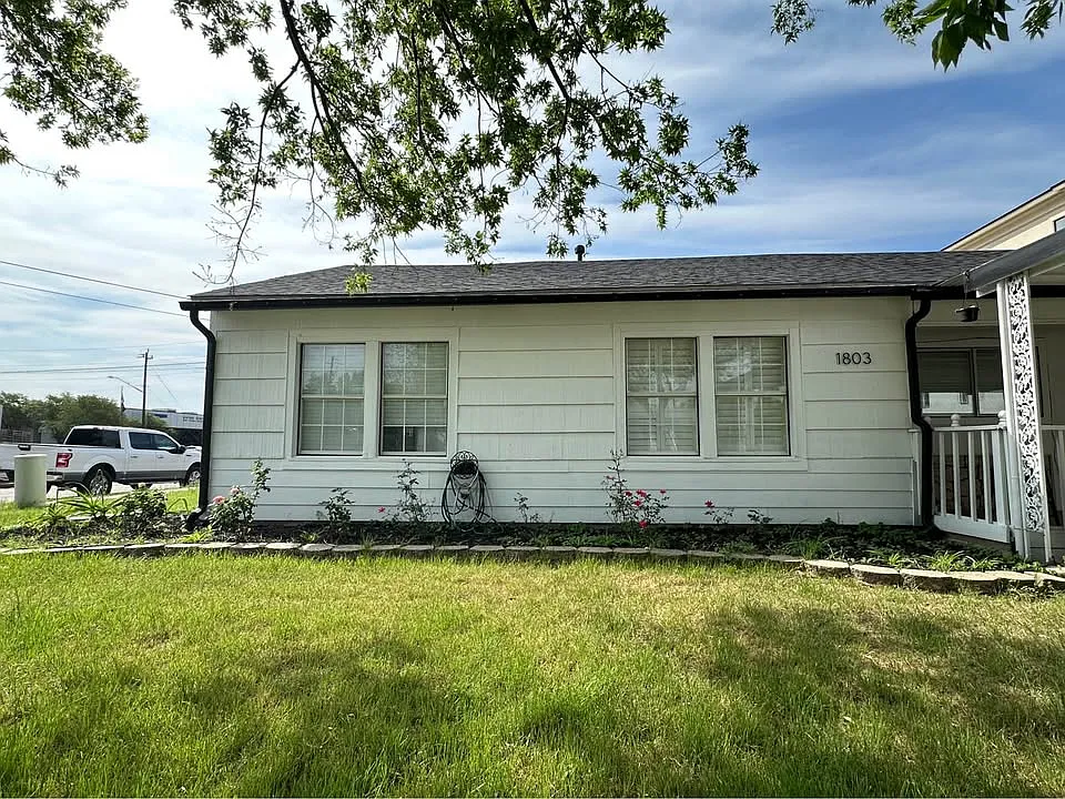3 bed, 1692 sqft, $2,350 — Photo 4